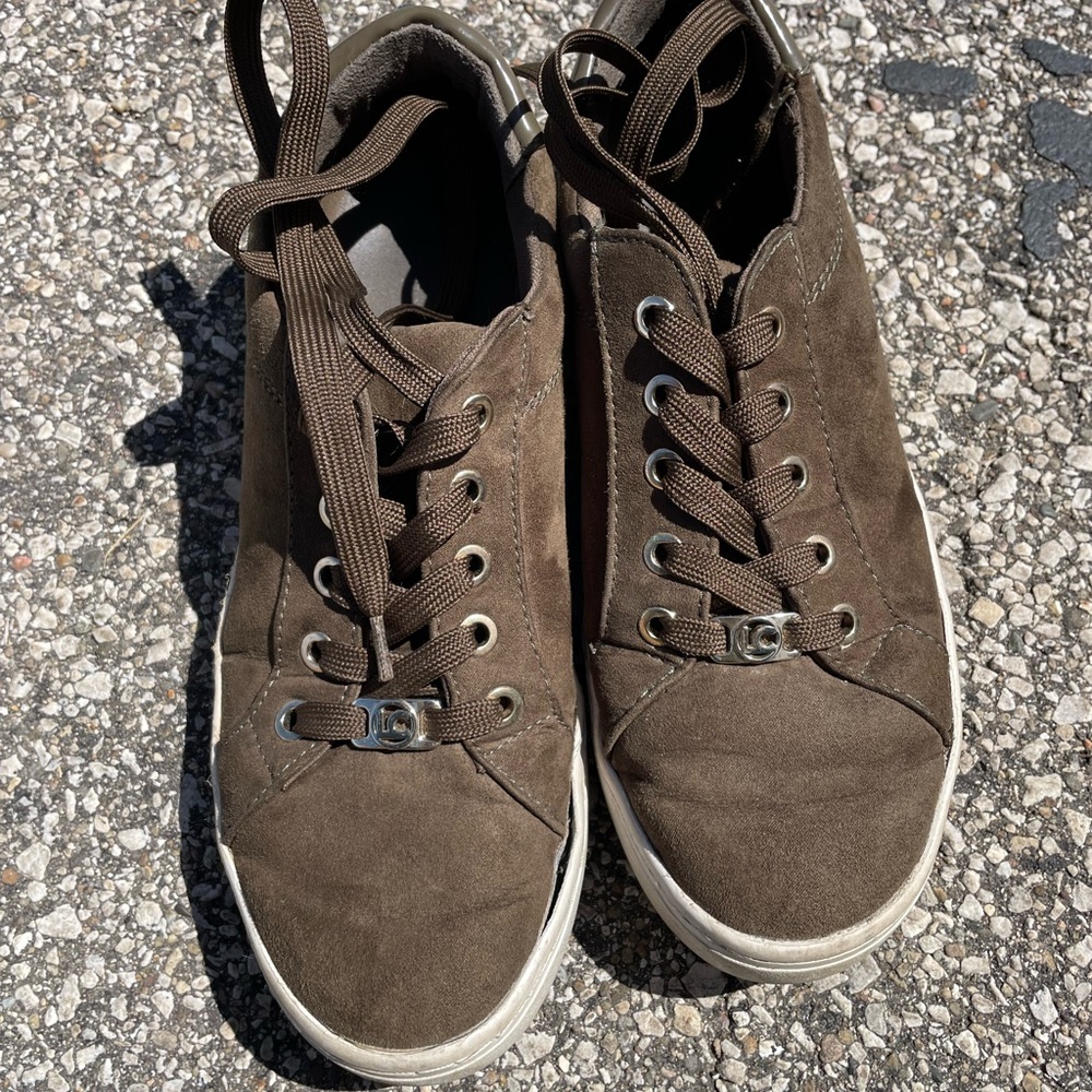 Women’s olive green suede Casual Lace-Up Sneakers